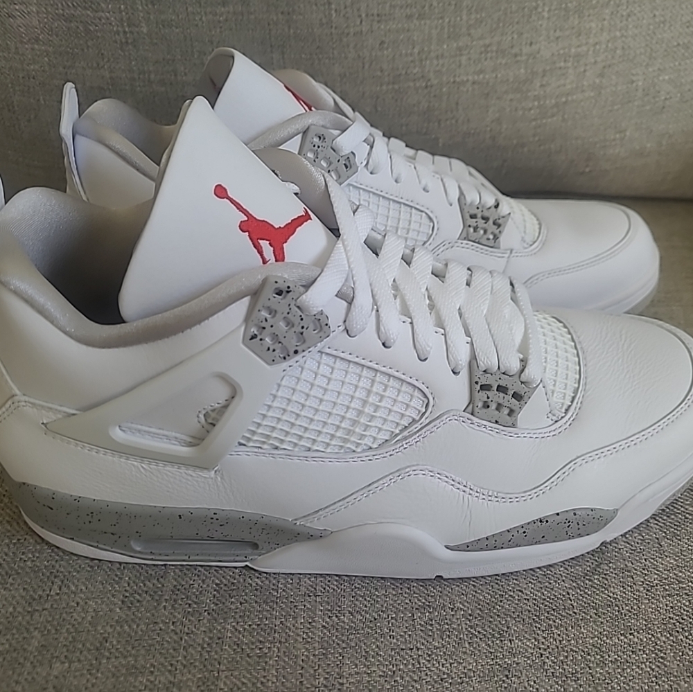 New Air Jordan 4 Retro White/Fire Red-Tech Grey-Black Size 10